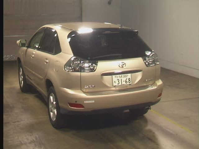 2004 Toyota Harrier