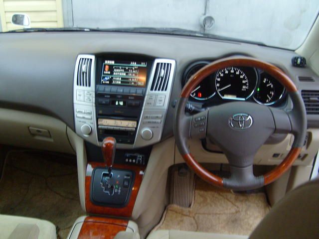 2004 Toyota Harrier