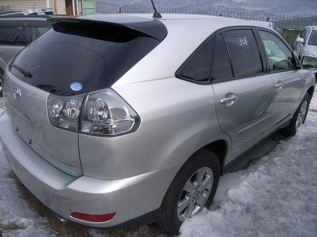 2004 Toyota Harrier