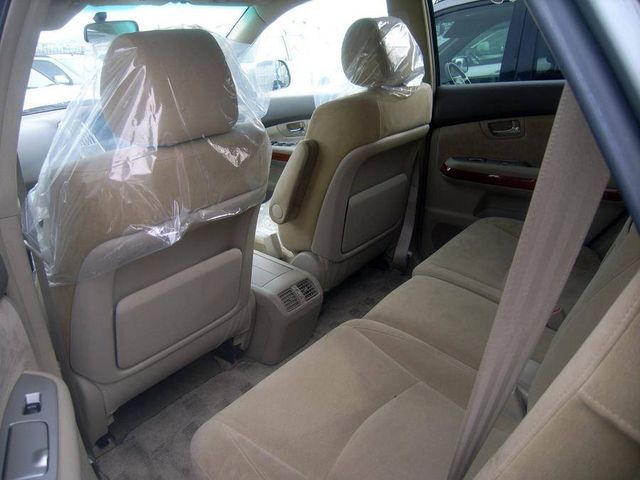 2004 Toyota Harrier