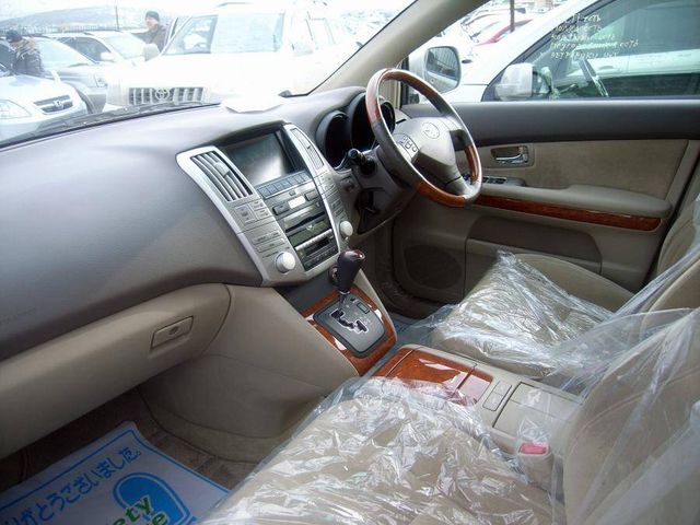 2004 Toyota Harrier