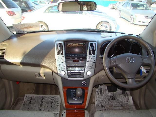 2004 Toyota Harrier