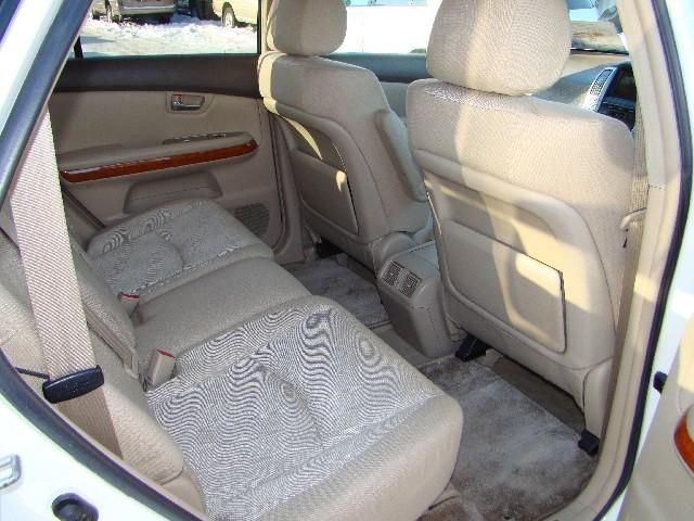 2004 Toyota Harrier