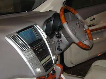 2004 Toyota Harrier