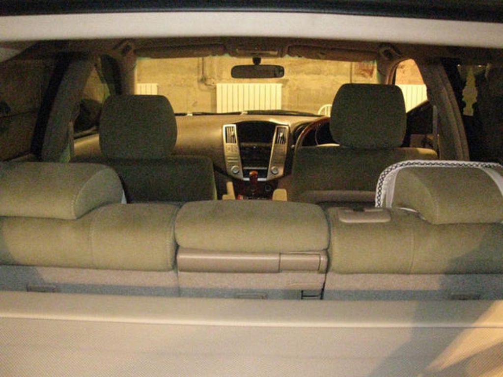 2004 Toyota Harrier