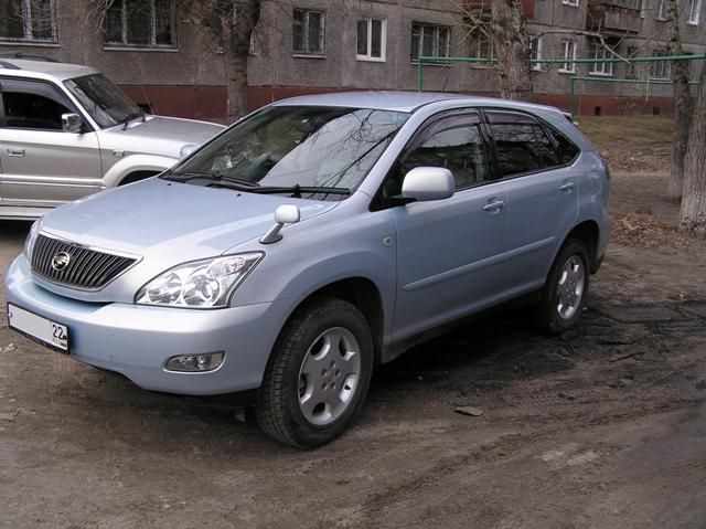 2004 Toyota Harrier