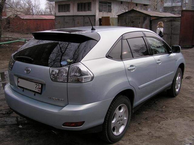 2004 Toyota Harrier