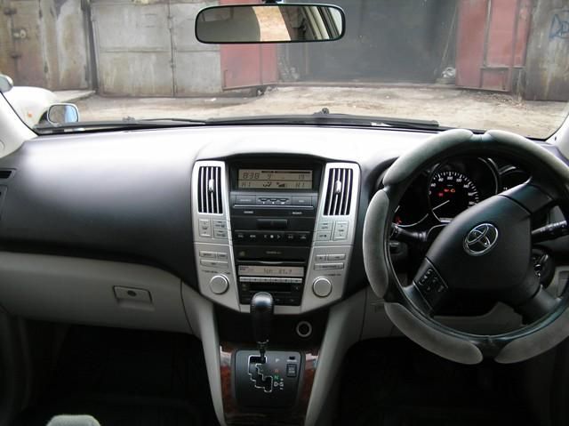 2004 Toyota Harrier