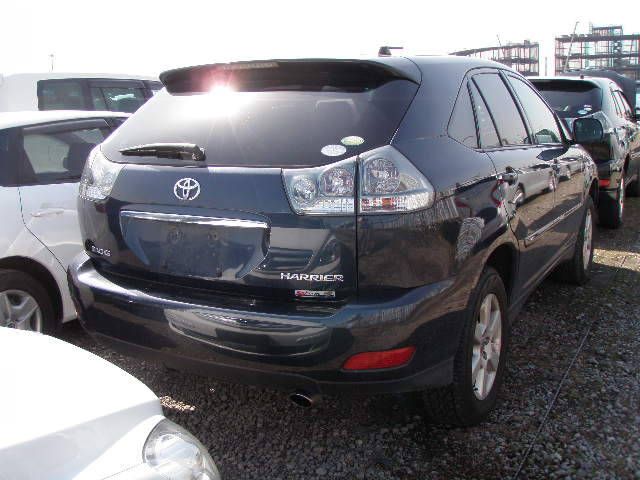 2004 Toyota Harrier