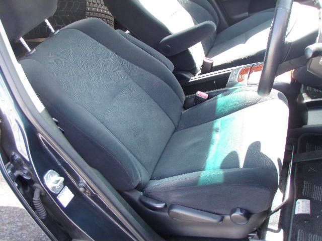 2004 Toyota Harrier