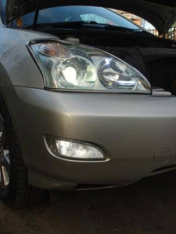2004 Toyota Harrier