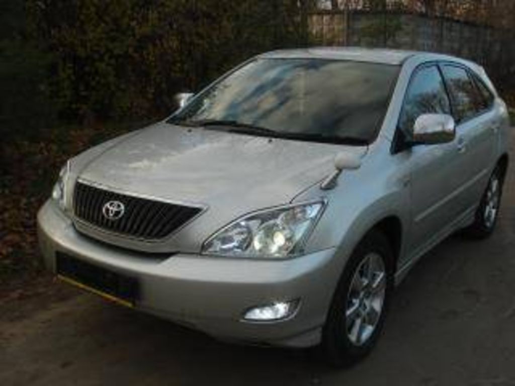 2004 Toyota Harrier