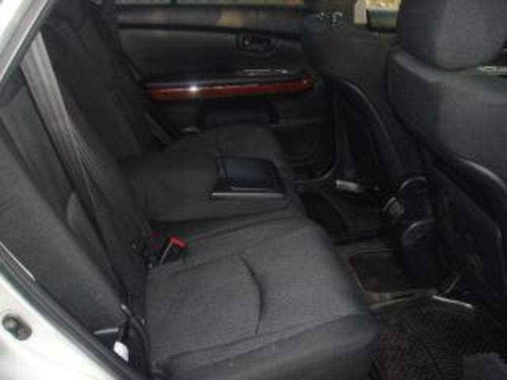 2004 Toyota Harrier