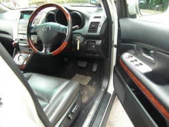 2004 Toyota Harrier Pictures