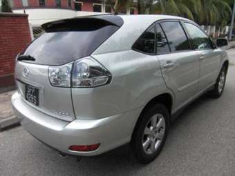 2004 Toyota Harrier Pictures