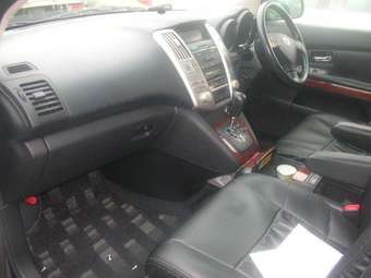 2004 Toyota Harrier Pics