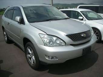 2004 Toyota Harrier Photos