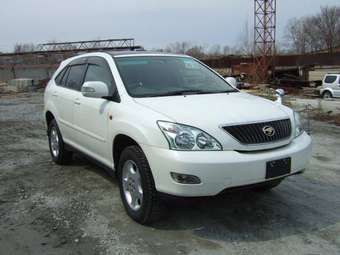 2004 Toyota Harrier Pictures