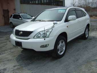 2004 Toyota Harrier Photos