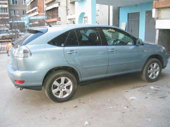 2004 Toyota Harrier Pictures