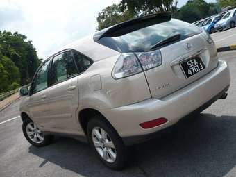 2004 Toyota Harrier Images