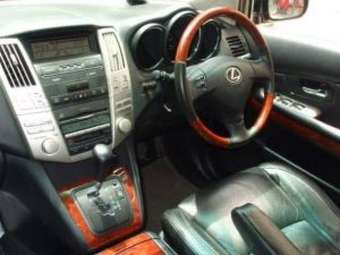 2004 Toyota Harrier Pictures