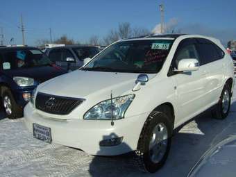 2004 Toyota Harrier Photos