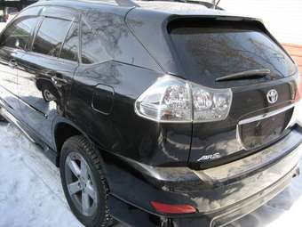 2004 Toyota Harrier Images