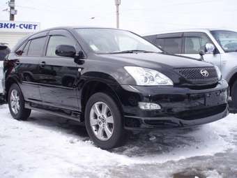 2004 Toyota Harrier Pictures