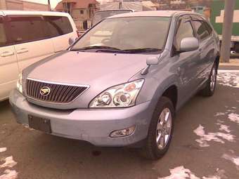 2004 Toyota Harrier Photos