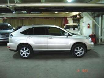 2004 Toyota Harrier Pictures