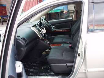 2004 Toyota Harrier Pictures
