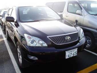 2004 Toyota Harrier Pictures