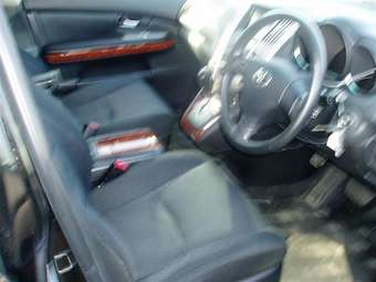 2004 Toyota Harrier Pictures