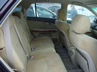 2004 Toyota Harrier Pictures