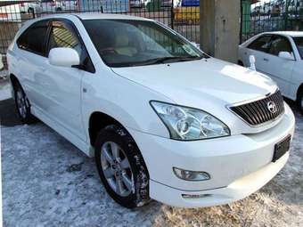 2004 Toyota Harrier Pictures