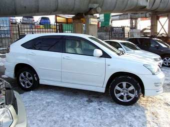 2004 Toyota Harrier Photos