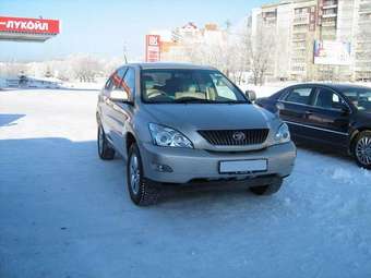 2004 Toyota Harrier Images