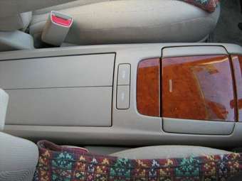2004 Toyota Harrier Photos