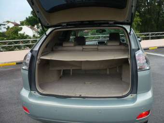 2004 Toyota Harrier Images