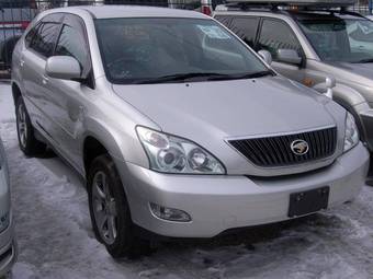 2004 Toyota Harrier Pictures