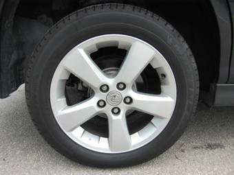 2004 Toyota Harrier Pictures