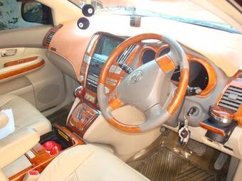 2004 Toyota Harrier Pics