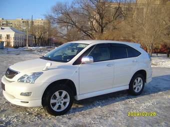2004 Toyota Harrier Pictures