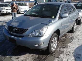 2004 Toyota Harrier Photos