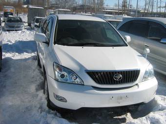 2004 Toyota Harrier Pictures