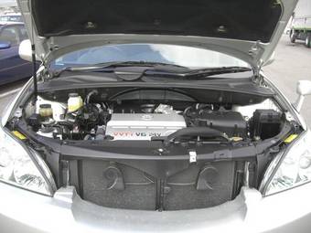 2004 Toyota Harrier Pictures