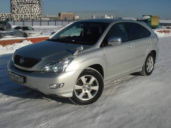 2004 Toyota Harrier Pictures