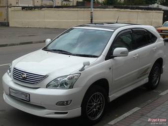 2004 Toyota Harrier Pictures