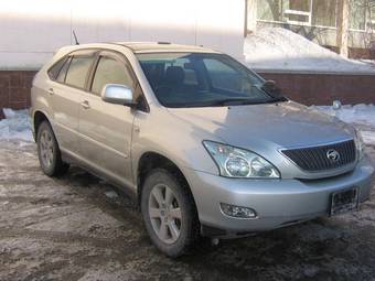 2004 Toyota Harrier Photos